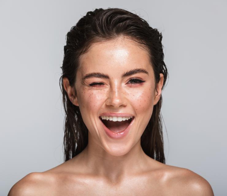 Процедура HydraFacial: аппаратная чистка лица